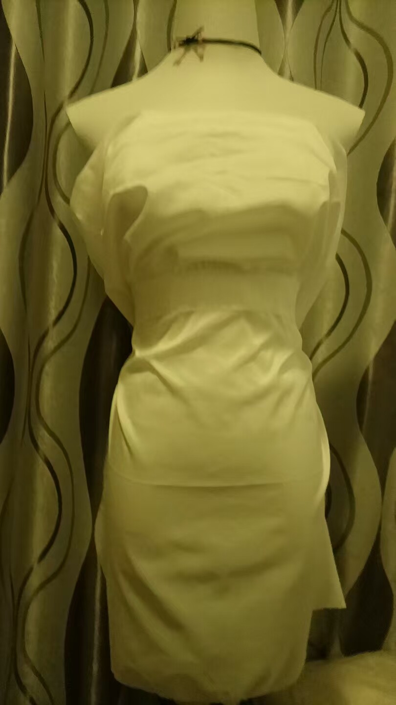 高端女装定制设计白色礼服原创设计抹胸礼服出片收腰显瘦设计感