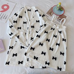 秋冬款睡衣女款2026年新款冬季珊瑚绒吊带睡裙睡袍浴袍性感两件套