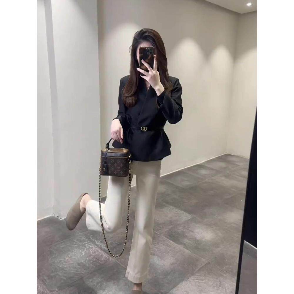 ROUMIKL超好看黑色V领短款西装外套女新款早秋季极简风收腰显瘦薄