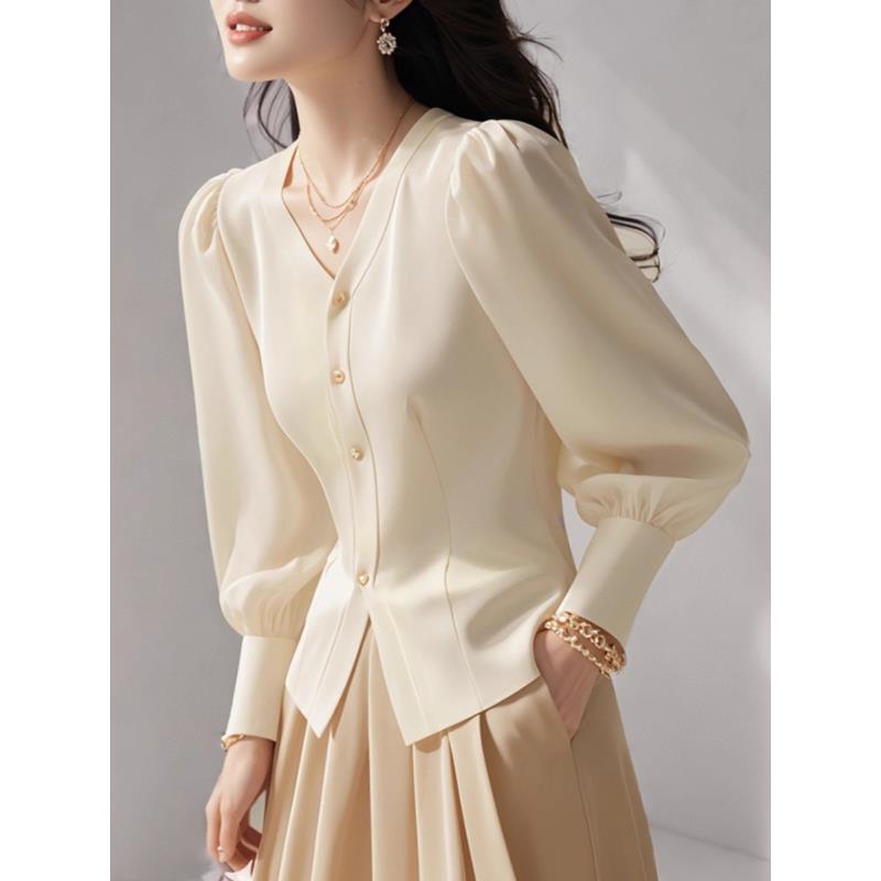 JOYIASS品牌高端女装2025年新款秋季时尚气质百搭减龄收腰v领雪纺