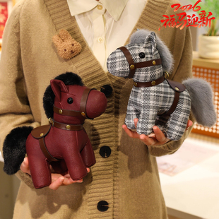 2026新年可爱皮革小马公仔挂件吉祥物皮玩娃娃皮质生肖马年会礼品