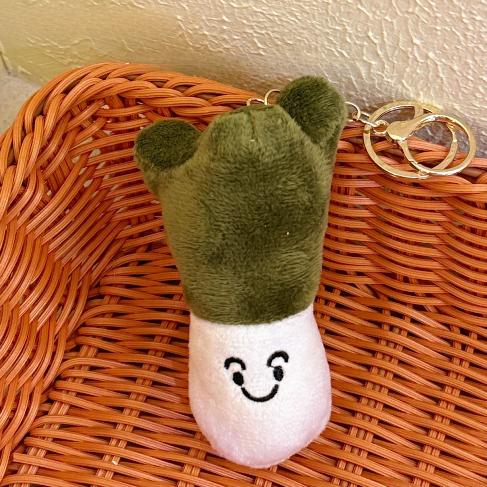 可爱卡通香葱毛绒钥匙扣车载
