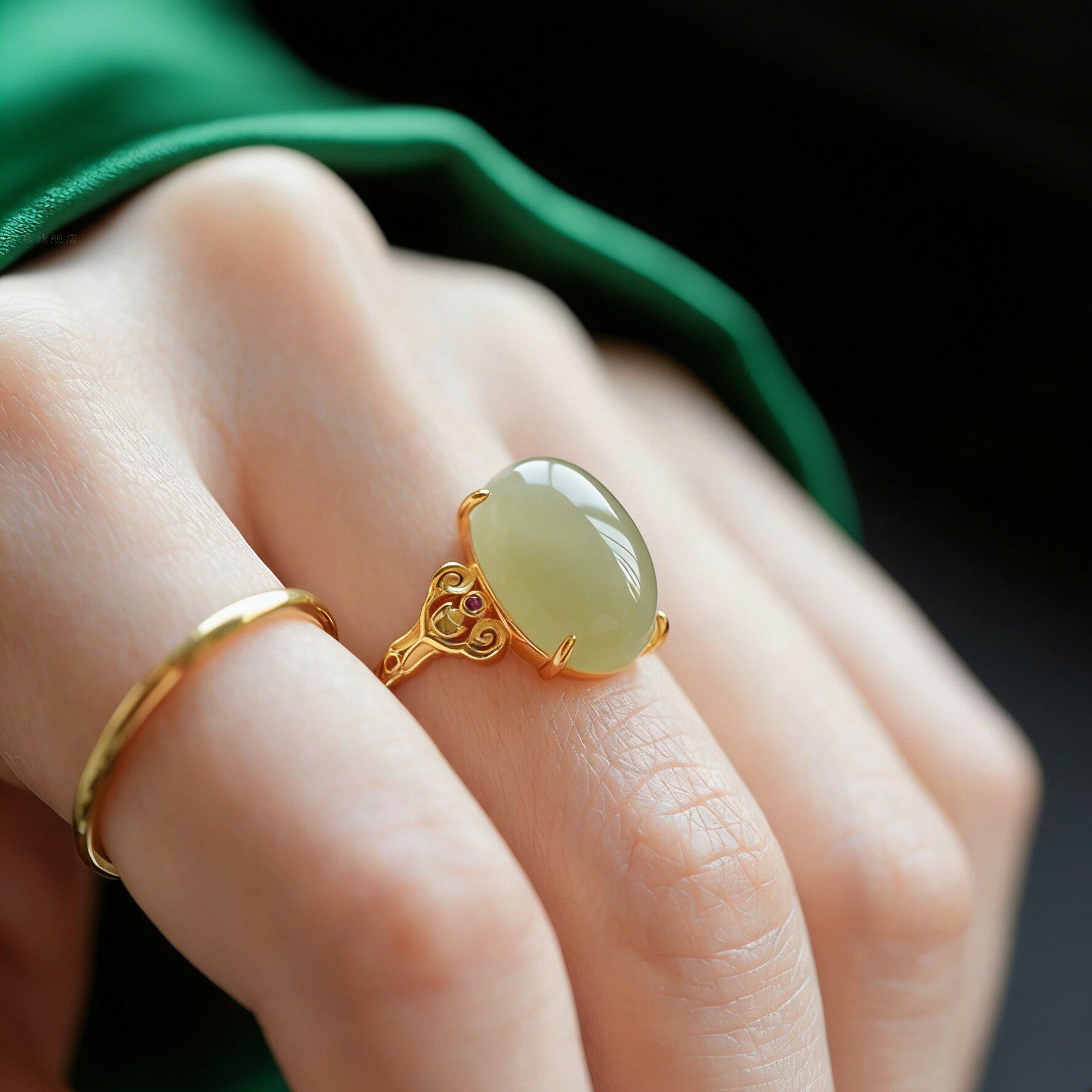 《柔莺》天然和田玉蛋面戒指女宝石翡翠金镶玉石母亲节送妈妈礼物