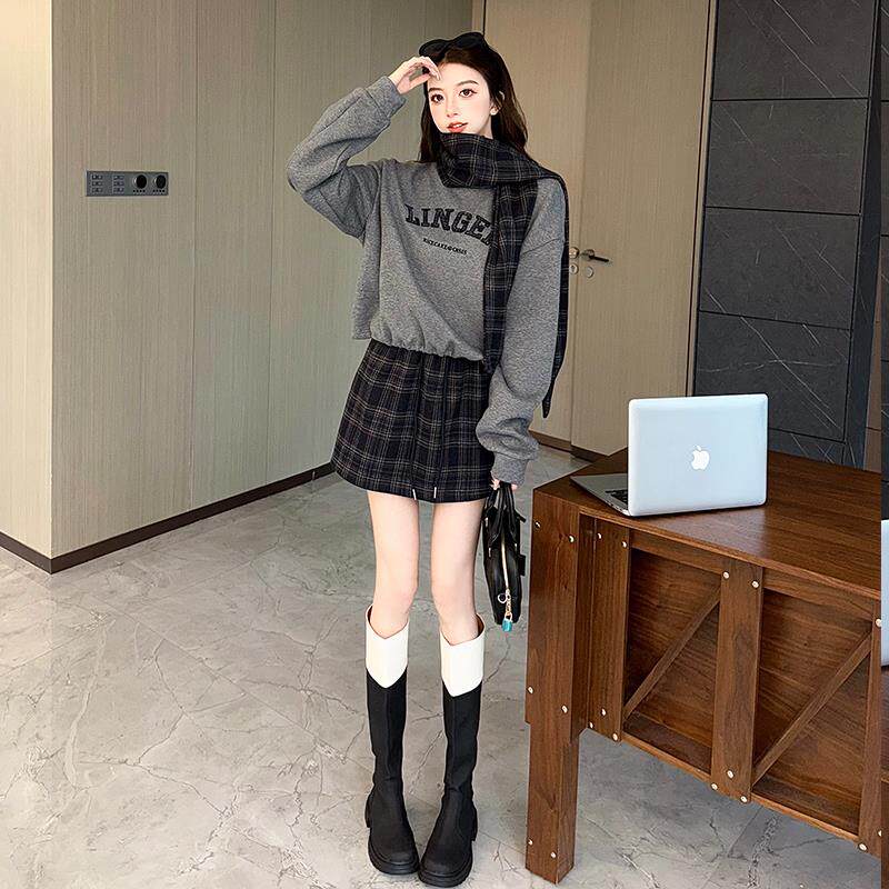 BLLOUKE韩系穿搭宽松卫衣格子半身裙加绒三件套女秋冬复古氛围感