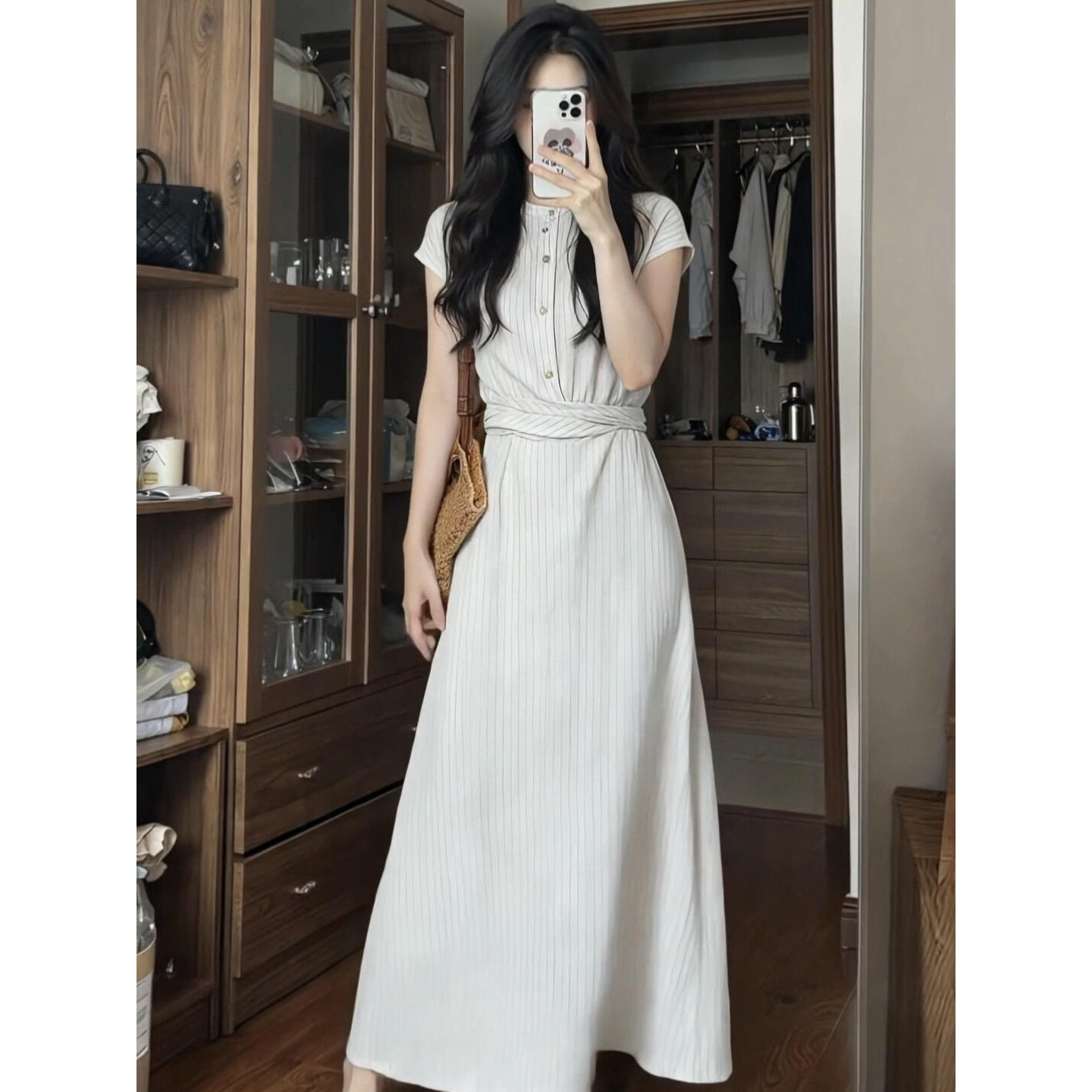 法式白色条纹连衣裙子女2026时尚新款夏季漂亮巨好看气质收腰长裙