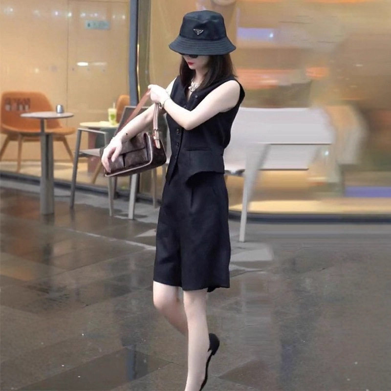 夏季新款时尚套装感简约气质西装马甲外套西装短裤两件套女