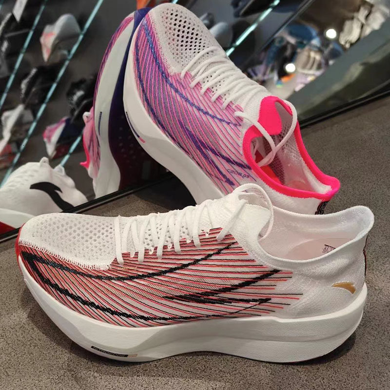 安踏C202G9防滑耐磨运动跑鞋