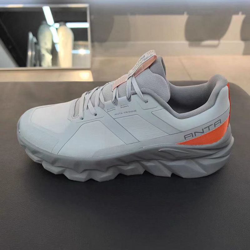 安踏燃练防滑耐磨运动休闲跑鞋