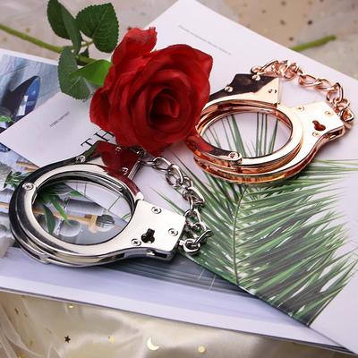 玩具手铐剧本杀密室道具手扣情侣铁的手拷加厚加重脚拷锁儿童脚镣
