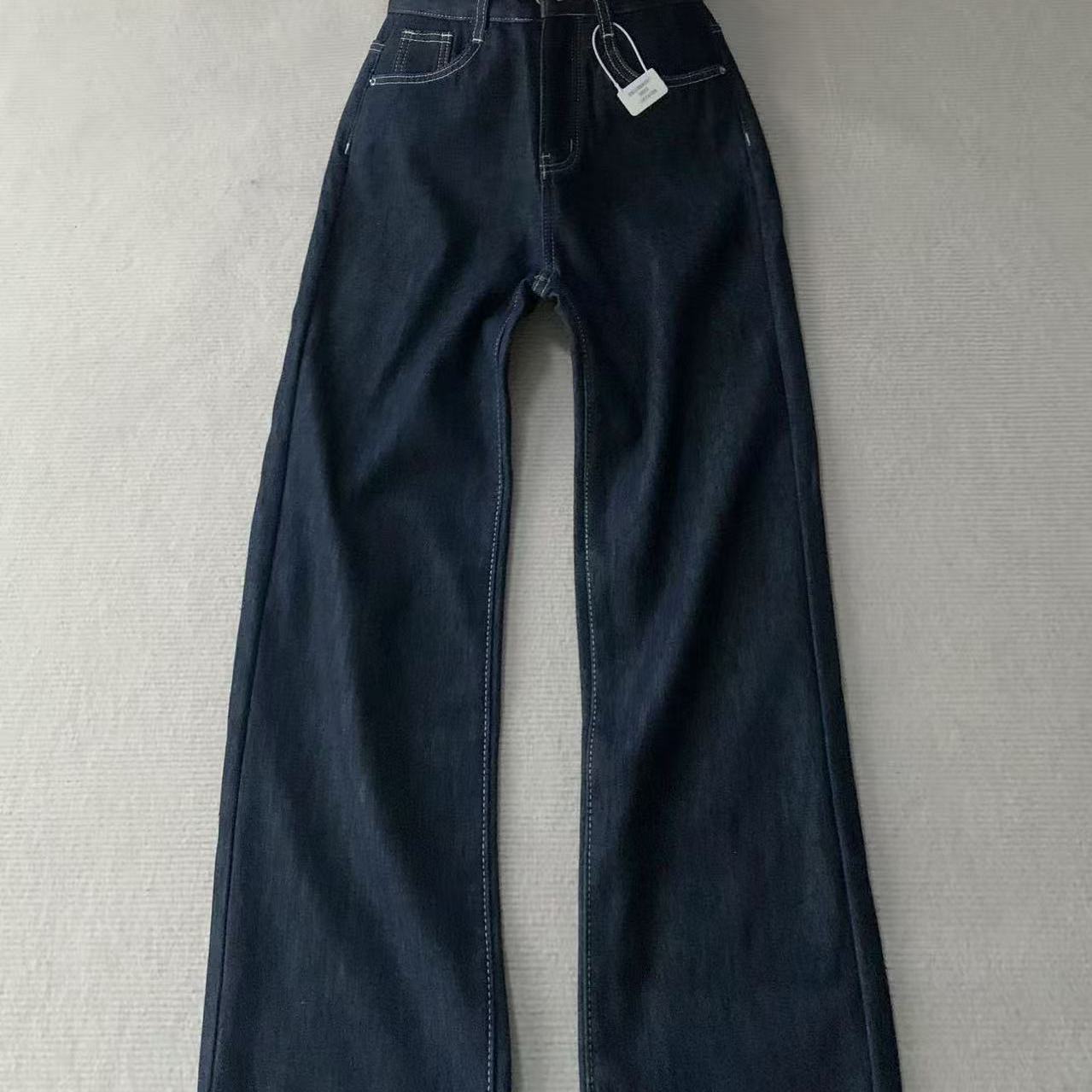 深蓝色加绒直筒牛仔裤