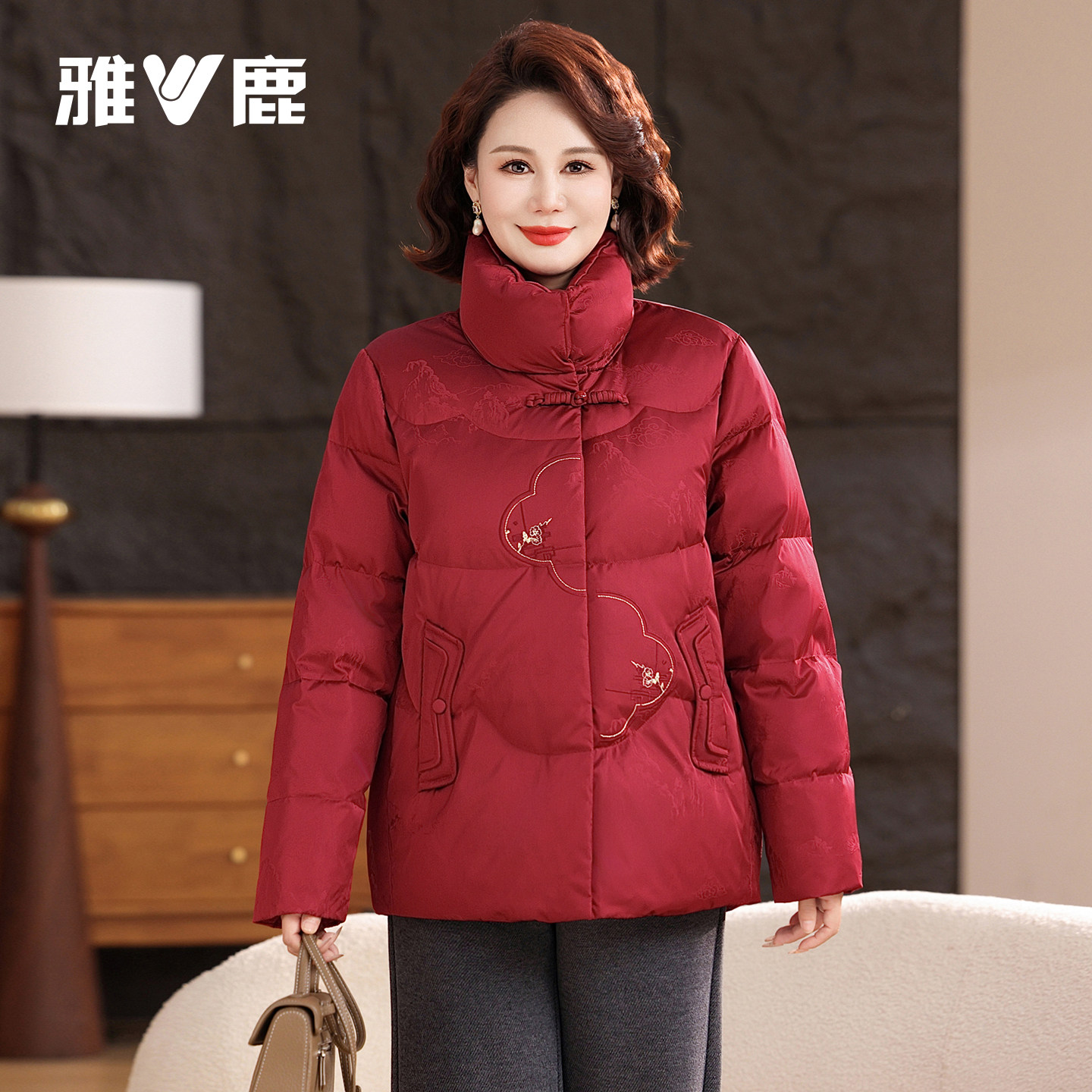 雅鹿妈妈羽绒服中老年外套红色