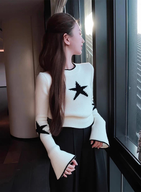 ROUMIKL韩系chic白色星星印花圆领针织衫女秋冬新款简舒适透气长