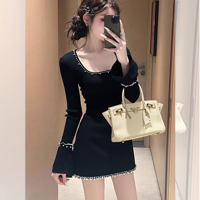 JOYIASS黑色方领重工钉珠装饰连衣裙女秋冬新款赫本风巨好看富家