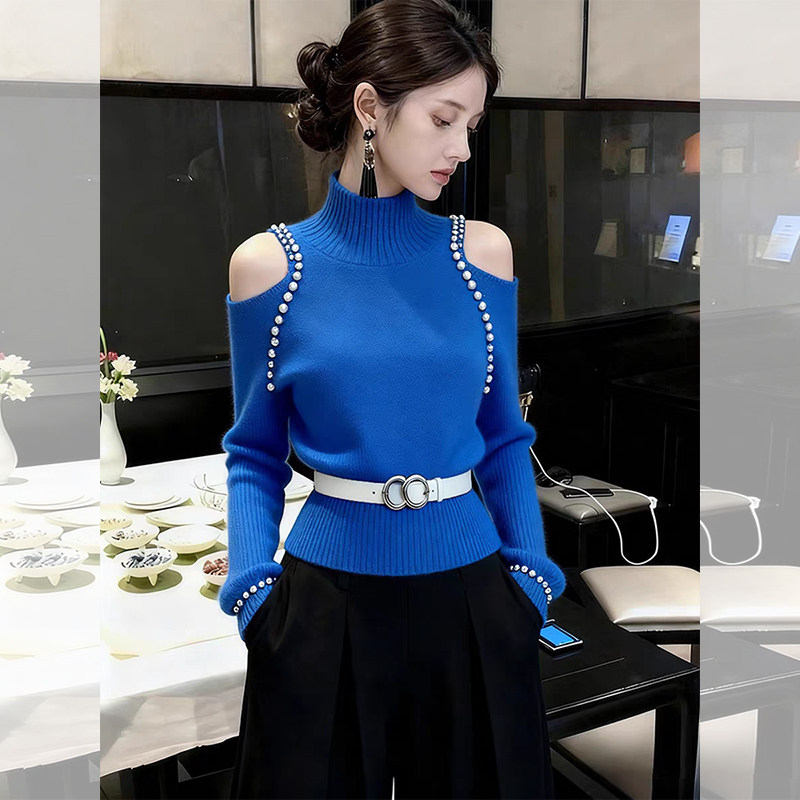 ROUMIKL蓝色高领珍珠装饰露肩针织衫长袖女款秋季新款小众不撞款