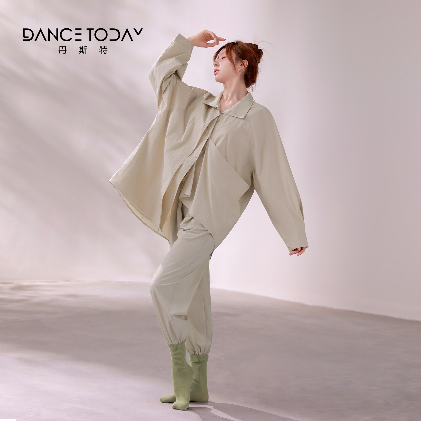 dancetoday现代舞练功服女2025秋冬新款飘逸立领长袖衬衫表演出服