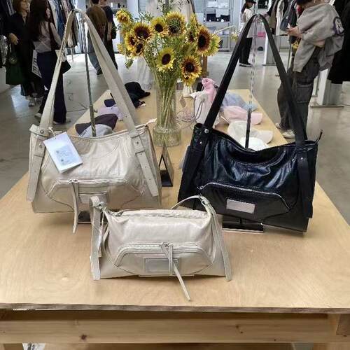 韩国小众品牌Matin kim复古亮面机车风大容量托特包腋下单肩包