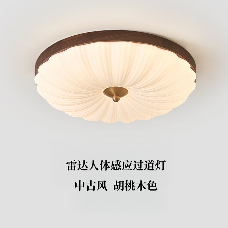 雷达人体感应过道灯中古风吸顶胡桃木色全光谱创意圆形玄关阳台灯