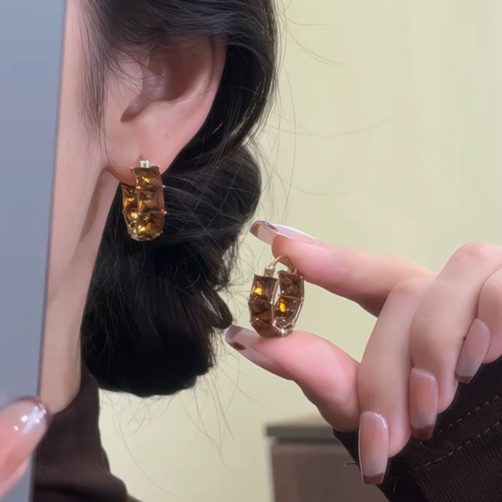 秋冬轻奢高级感清透水晶耳扣女