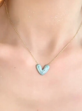 2025年晕染蓝色滴釉爱心吊坠项链