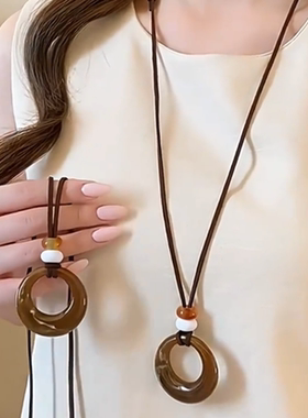 不规则咖色圈圈吊坠小众百搭项链