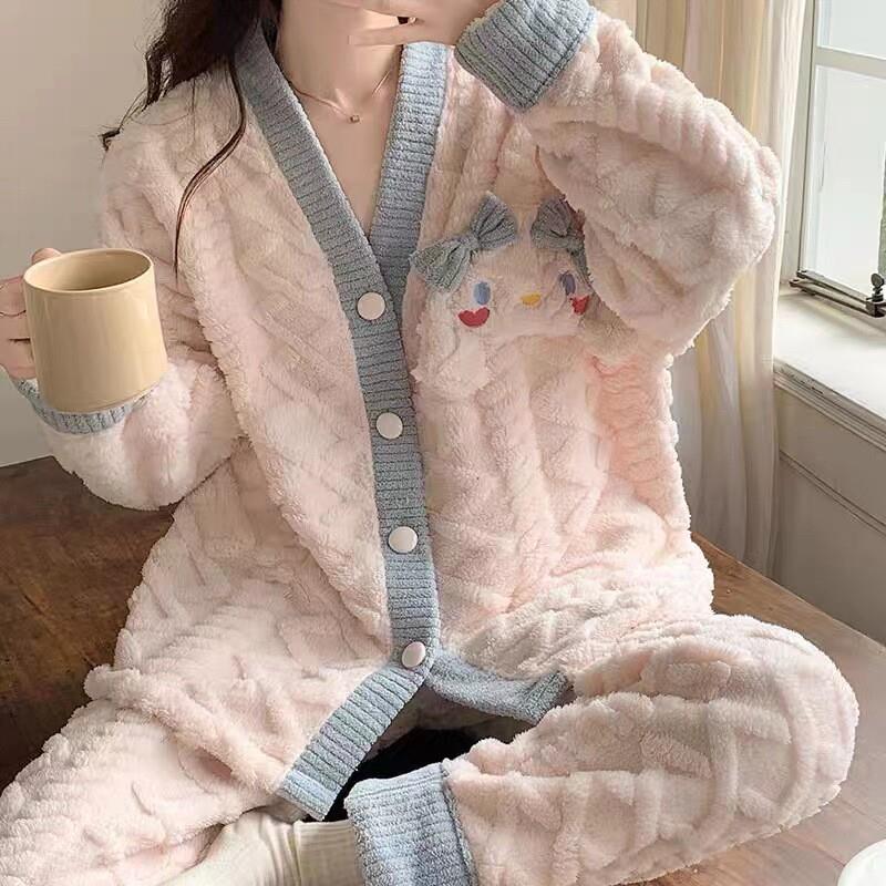 2024新款秋冬季加厚珊瑚绒睡衣 女生可爱开衫提花睡衣 带长袖厂家