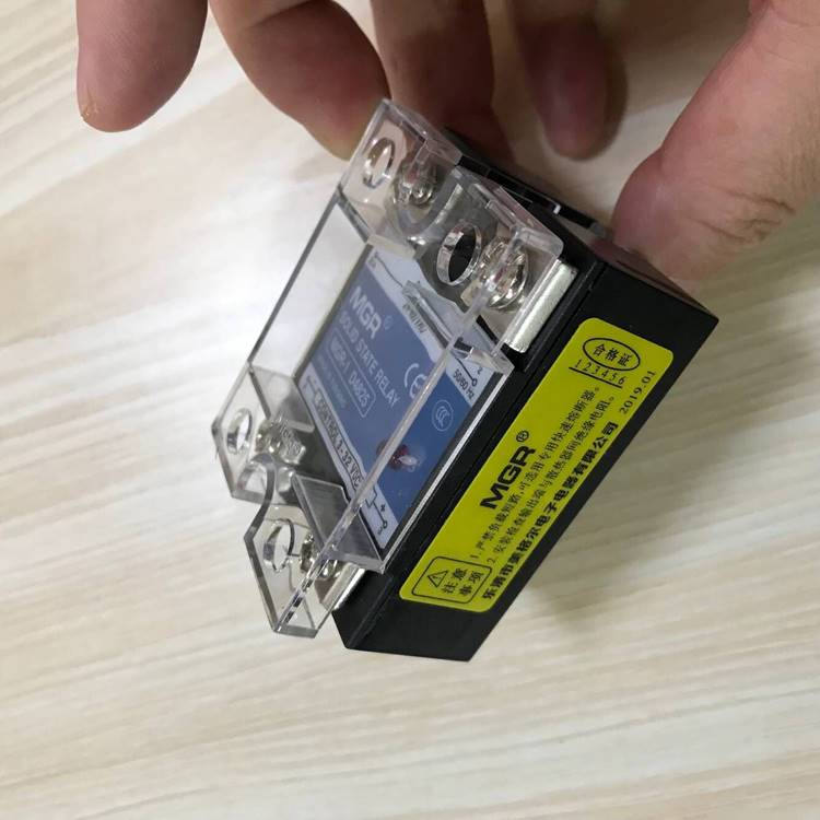 美格尔固态继电器25a mgr-1 d4825控制电压3-32vdc 输出24-480vac