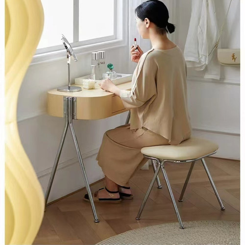 北欧轻奢化妆凳中古风凳家用矮凳