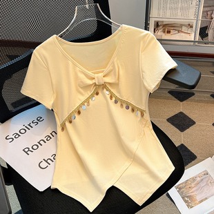 2025夏季 波西米亞風(fēng)貝殼流蘇扭結(jié)V領(lǐng)短袖 t恤女不規(guī)則修身 上衣 新款