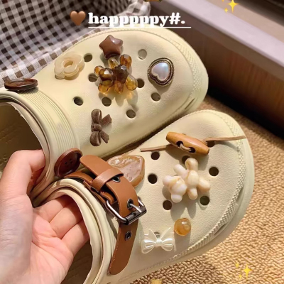 Mkop洞洞鞋配饰复古小熊立体鞋花