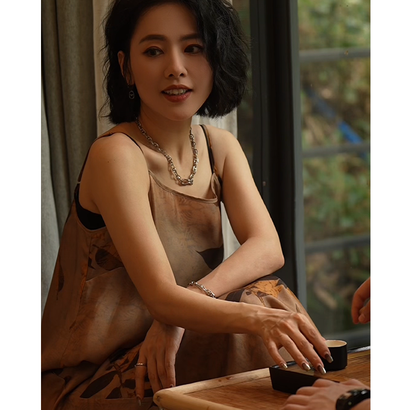 魏老板复古中长款吊带裙