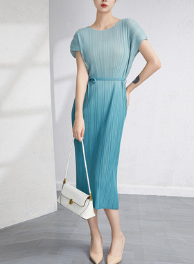 褶皱连衣裙蓝紫色渐变晕染条纹2026欧美风宽松系腰带显瘦直筒裙子