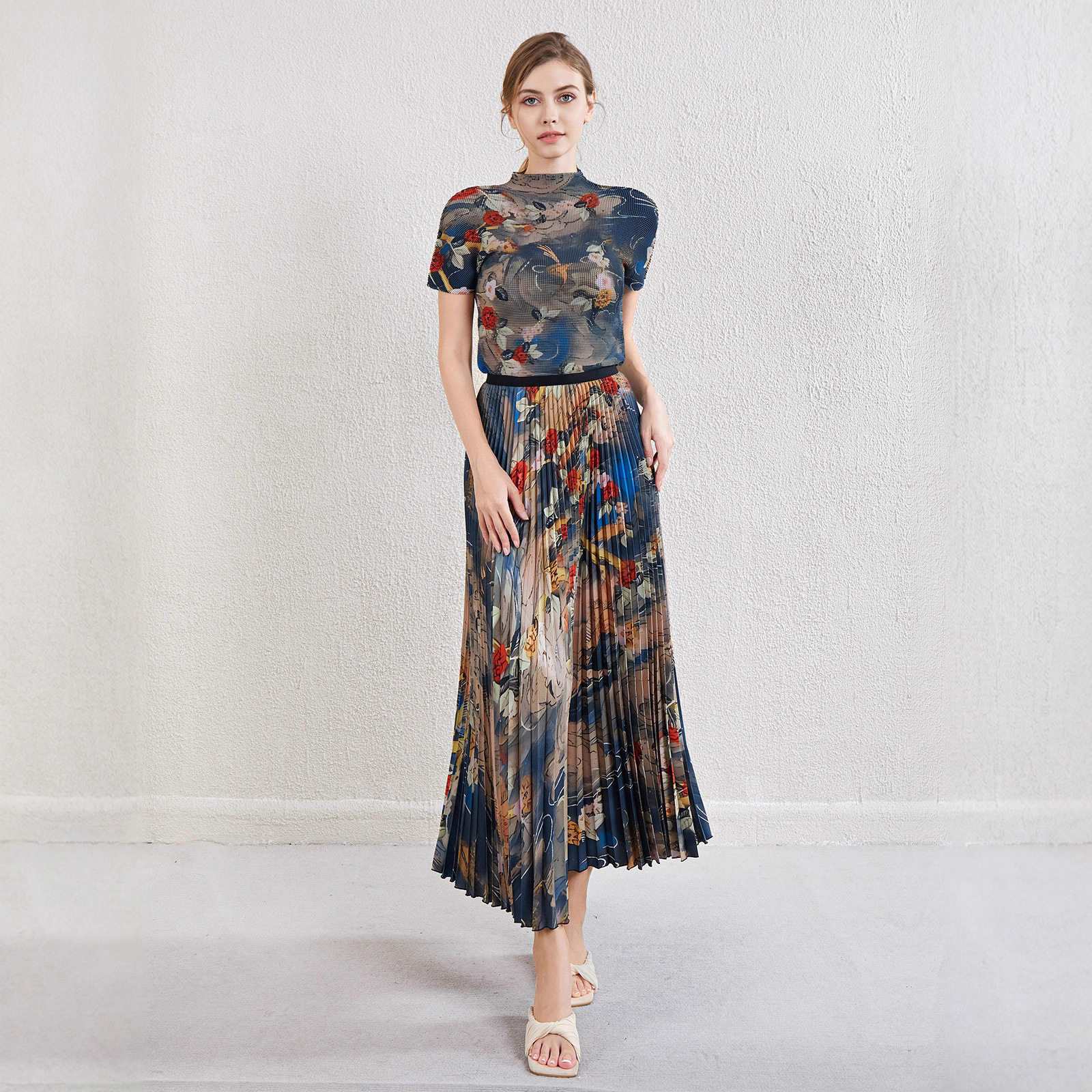 时尚套装裙女2026年夏季新款短袖上衣褶皱印花半身裙显瘦两件套