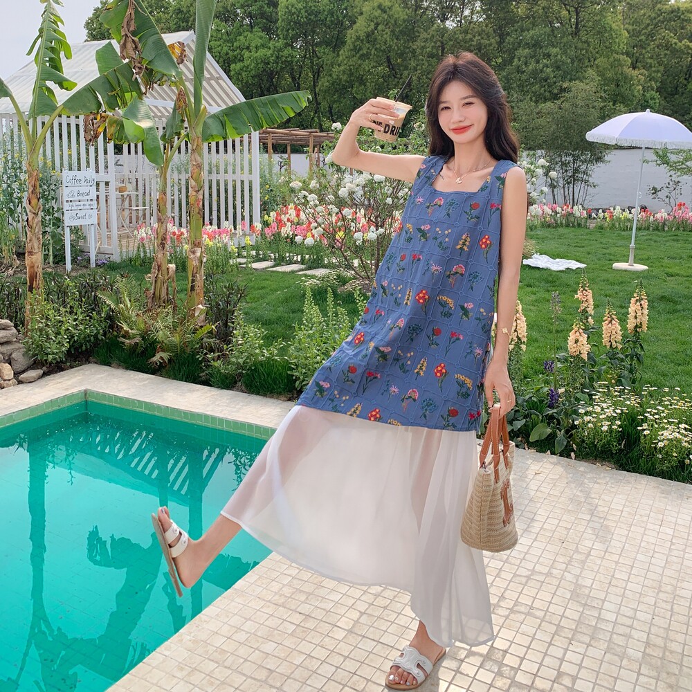法式绝美气质蓝色刺绣拼接连衣裙女装2025夏季新款假两件时尚长裙图片
