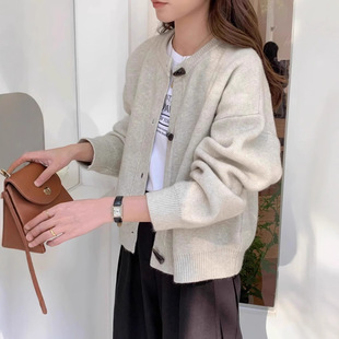 花卡色气质高级感牛角扣毛衣开衫 韩系宽松百搭针织外套 女秋冬新款