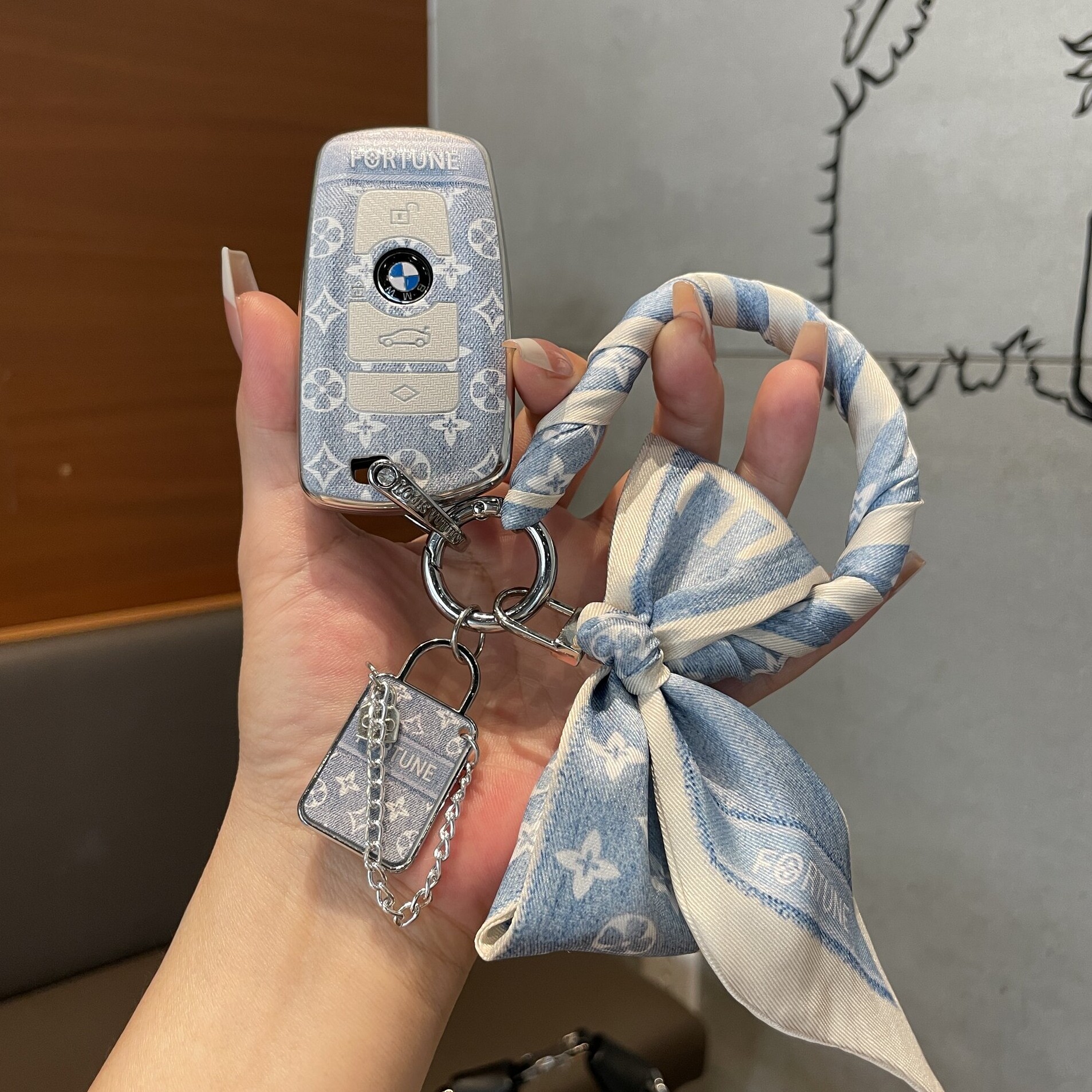 适用于宝马老款5系520/525li钥匙套3系320/325li三x3x5车专用扣壳