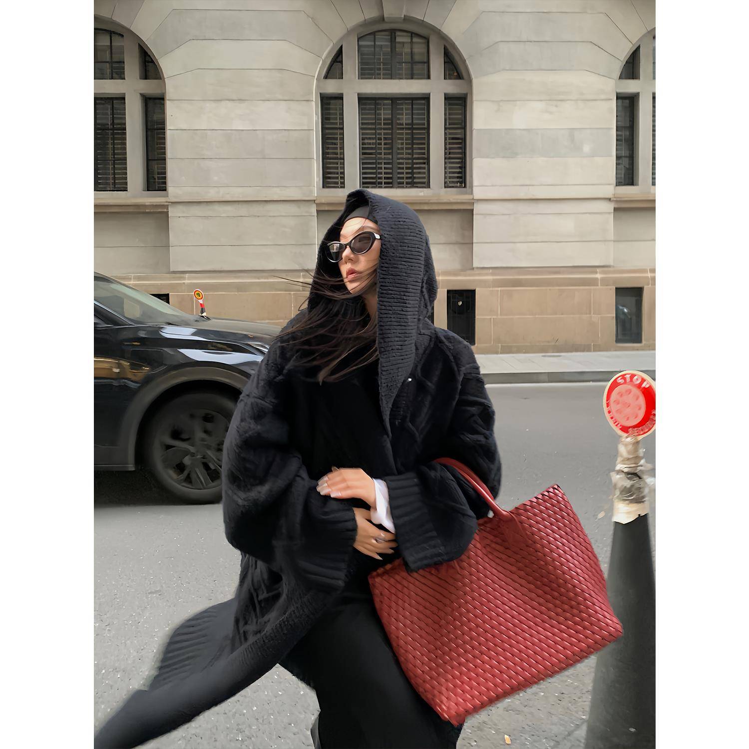 区女区欧阳绞花连款帽毛织衣外套冬季OY243SZ0加厚宽松过膝中长针