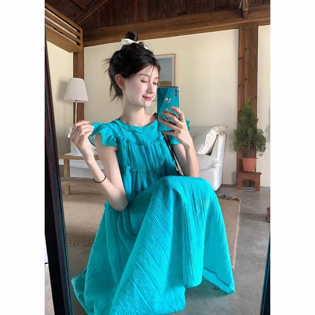 茶歇法式蓝色小飞袖连衣裙女夏季高级感多巴胺海边度假沙滩长裙子