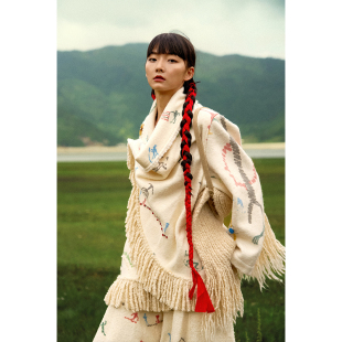 ANGEL CHEN陈安琪 AW24 云南沧源崖画印花刺绣羊毛立裁羊毛外套