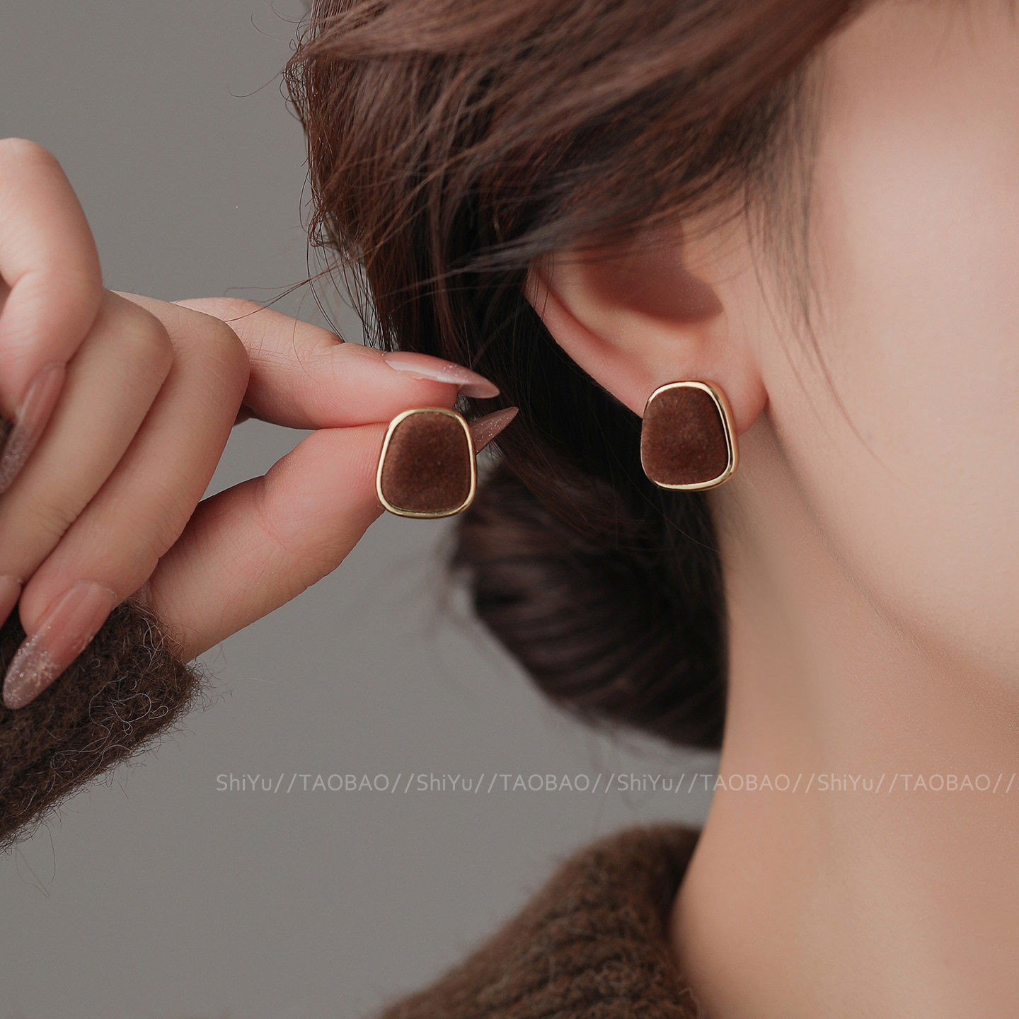 诗娱2026新款潮美拉德复古咖色丝绒耳钉女轻奢气质耳环设计感耳饰,饰品/流行首饰/时尚饰品新,耳钉,淘宝优惠券,粉丝福利购,淘宝优惠卷