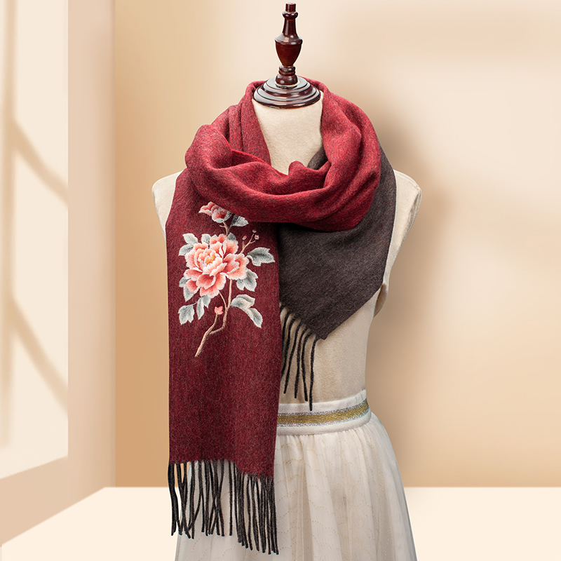 羊绒刺绣围巾送礼保暖妈妈羊毛