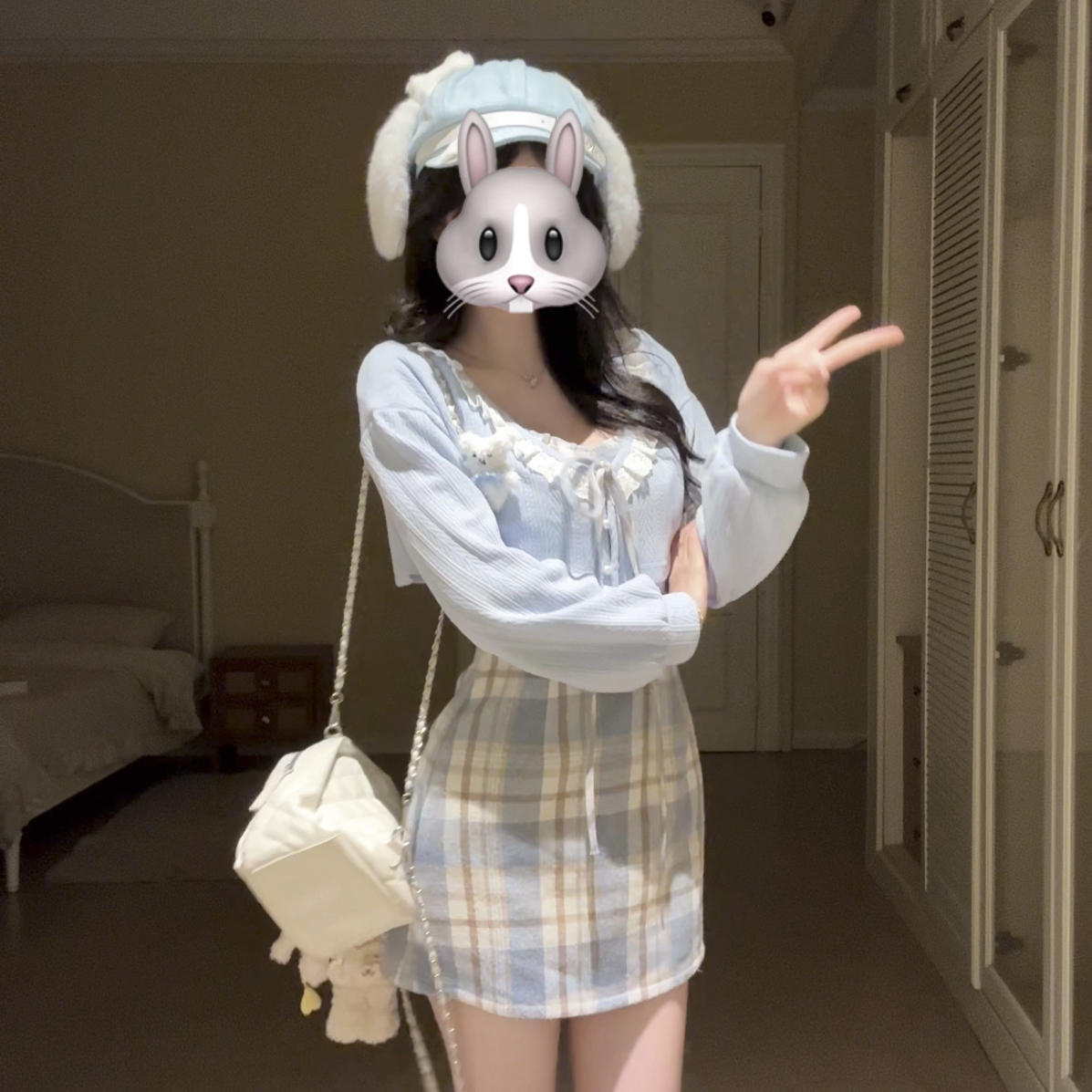 慕斯小熊早秋学院风少女V领针织短上衣蓝格包臀连衣裙栗子团少女
