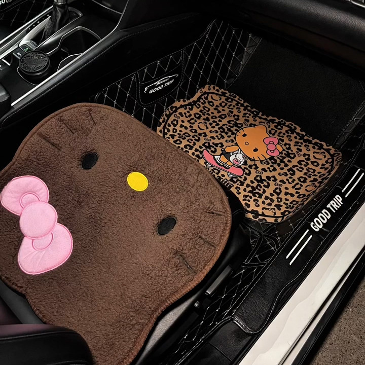 【车内好物】卡通小猫汽车坐垫脚垫通用秋冬保暖耐脏防滑脚踏垫