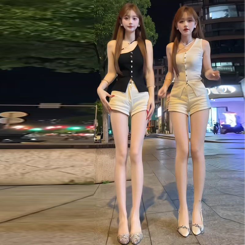 网红同款夏季新款韩系设计感辣妹斜肩无袖上衣辣妹高腰短裤两件套