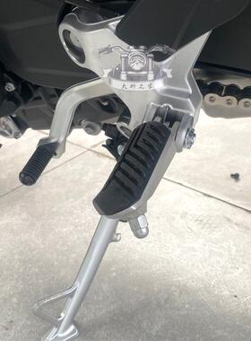 CFMOTO春风800NK脚踏 原厂配件450NK前后脚蹬座搁脚 675NK脚踏板