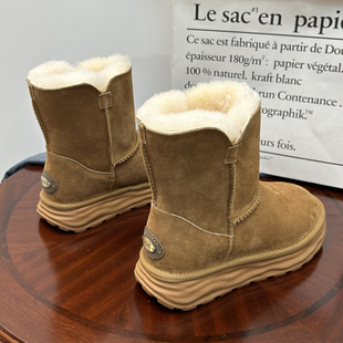 羊皮毛一体雪地靴女中筒防滑东北保暖厚底纯羊毛加厚加绒学生棉鞋