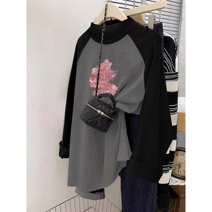 高级感半高领长袖t恤女秋冬宽松中长款磨毛打底衫配鲨鱼裤的上衣