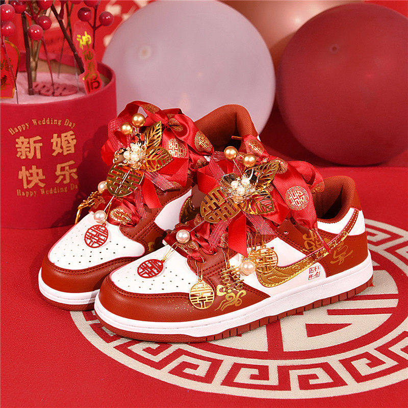 婚鞋新娘鞋禾秀婚纱两穿运动鞋女平底不累脚板鞋红色秀禾结婚鞋男