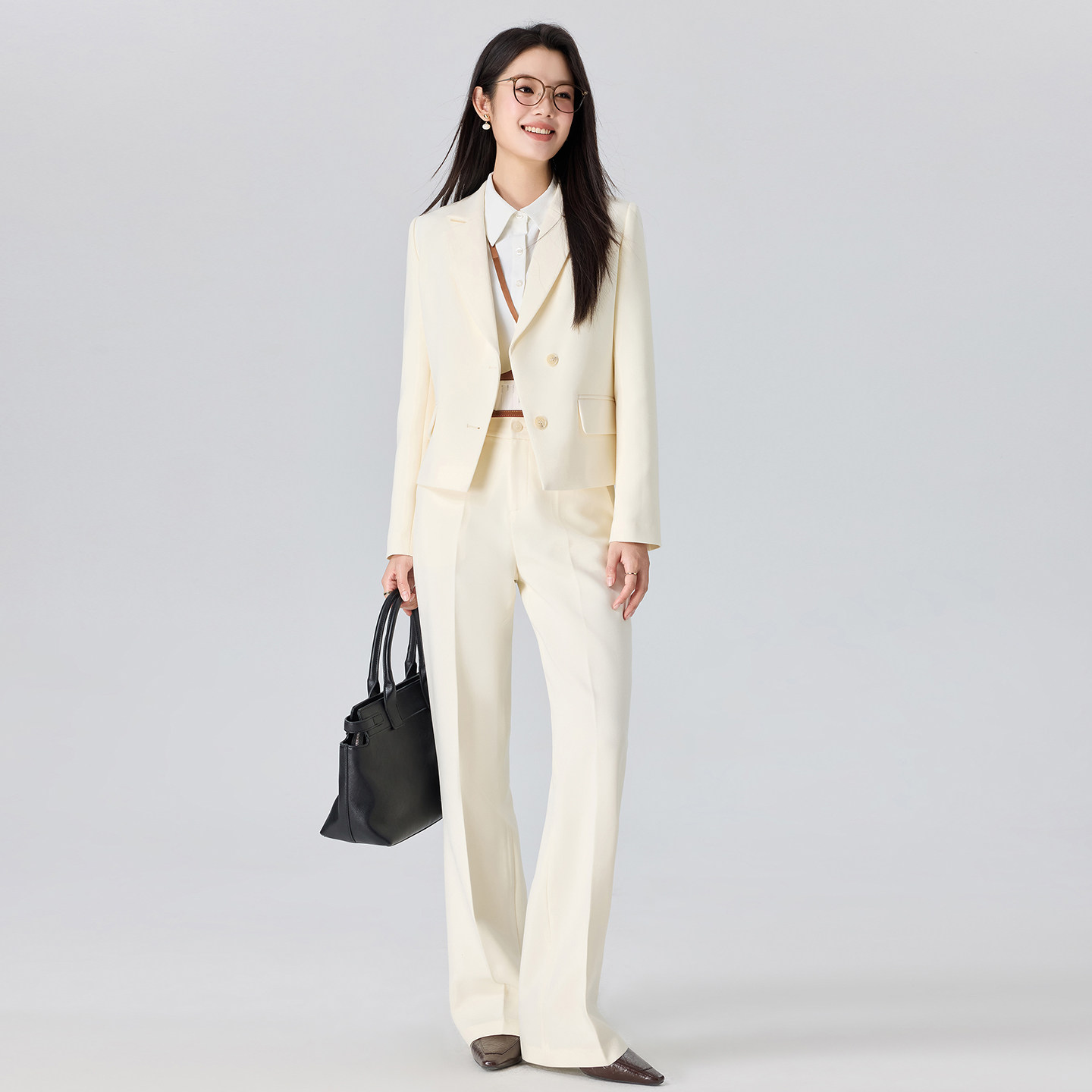 米白色西装套装女大学生职业正装穿搭休闲学院风面试国考西服外套