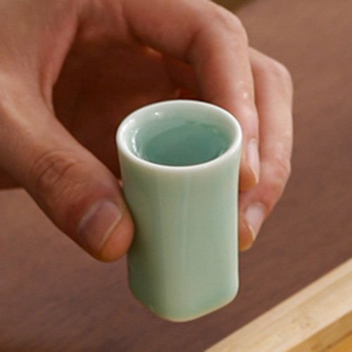 简约20ml陶瓷中式一口白酒杯
