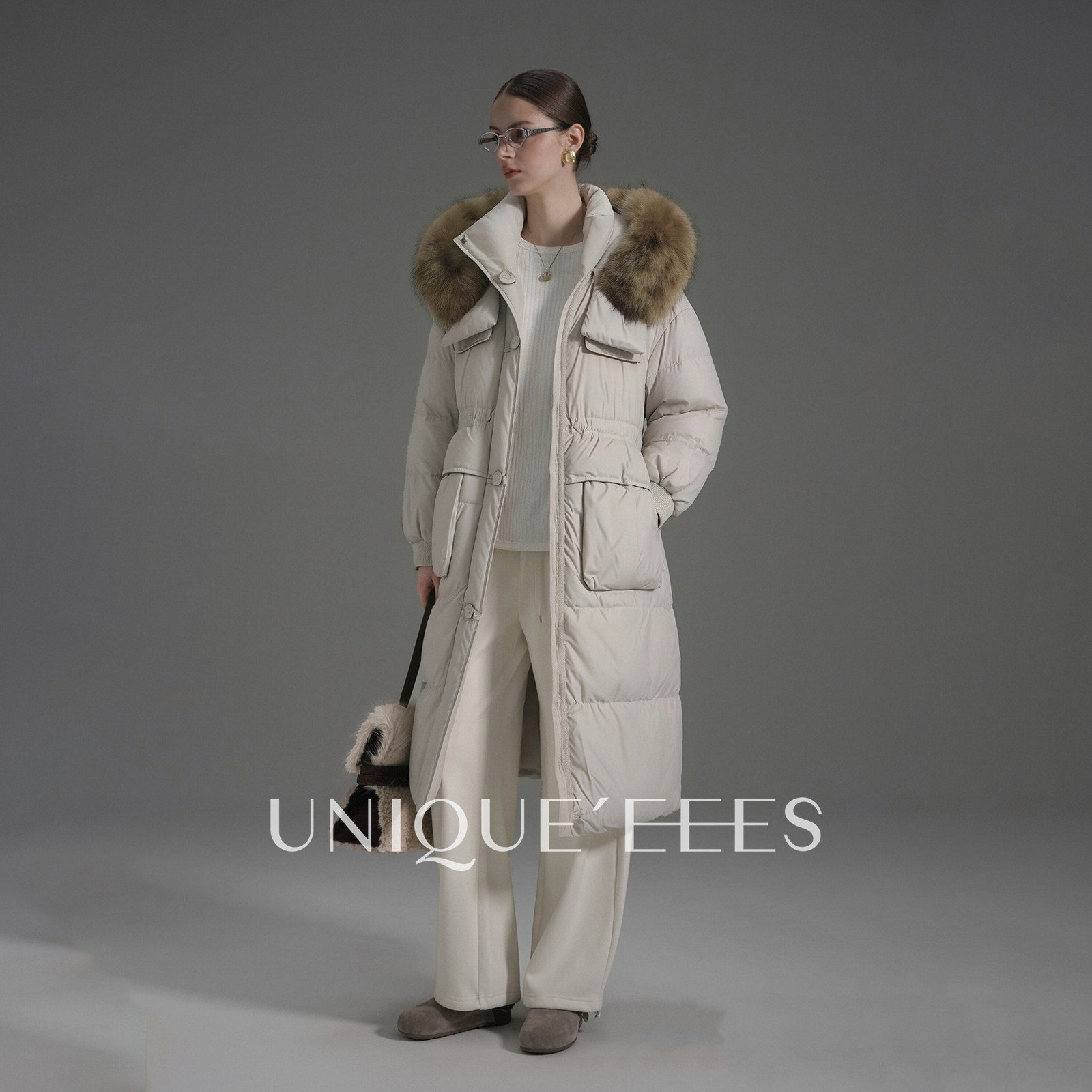 【参加】尢壹/UNIQUE'EEES【奢雅格调】狐狸毛毛领羽绒服U6211756